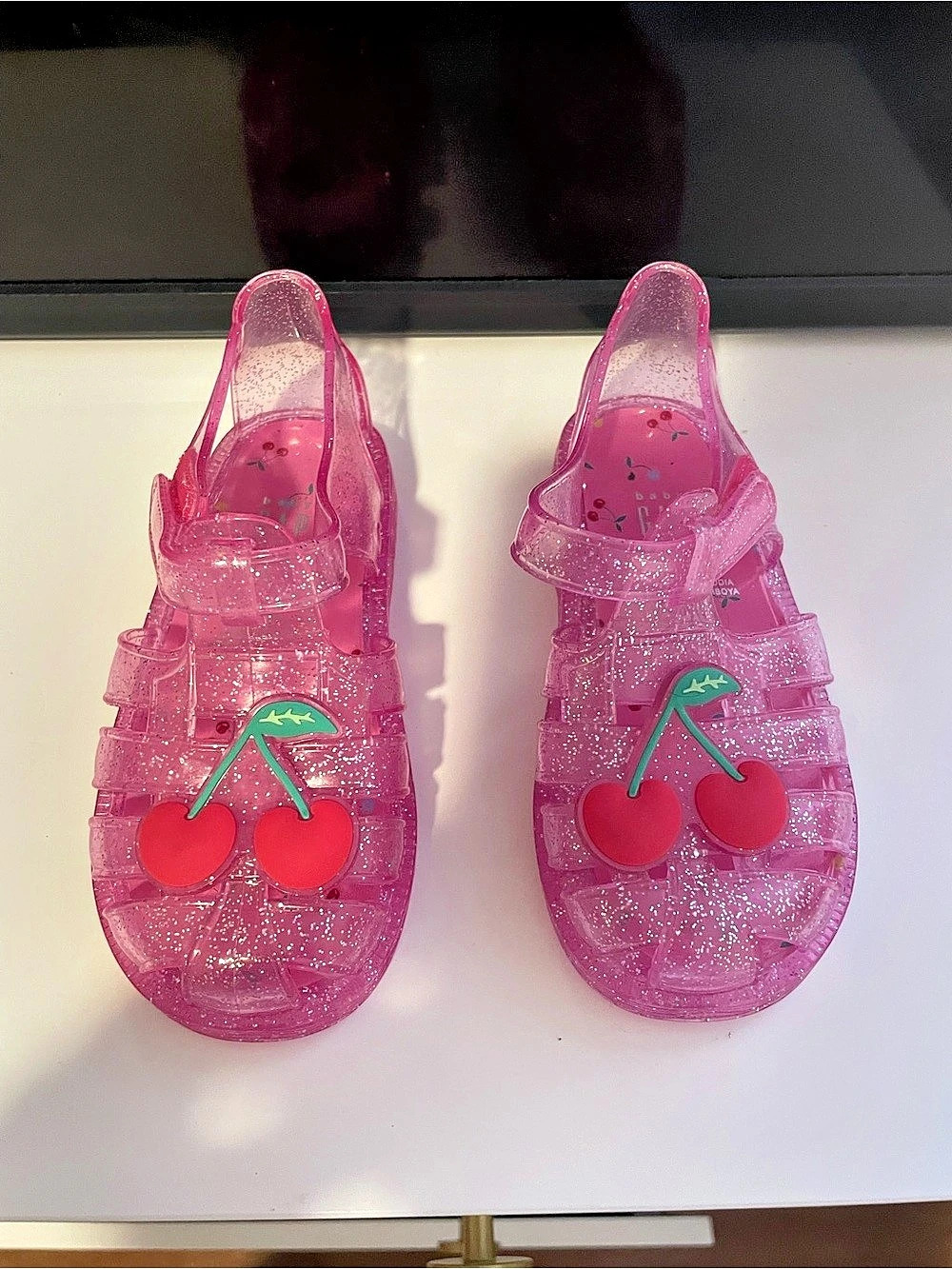 Gap Cherry Jelly Sandals Like New Size 7 toddler
